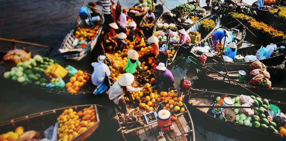 Cai rang Floating market EMOI VIETNAM TRAVEL