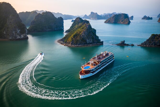 Halong cruise EMOI VIETNAM TRAVEL