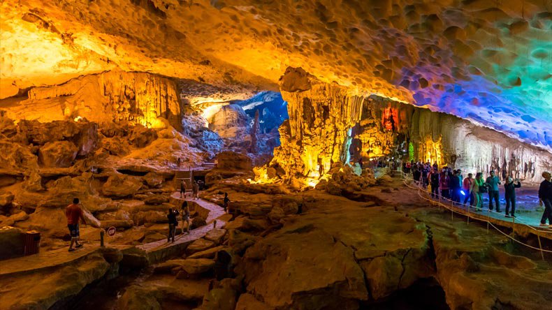 sung sot cave EMOI VIETNAM TRAVEL