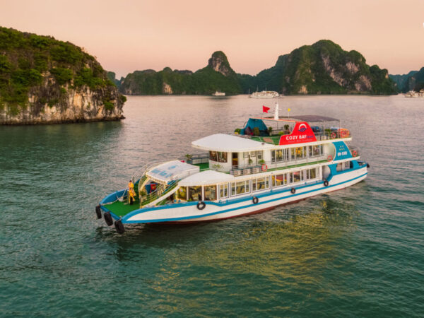 HALONG LUXURY DAY TRIP BY LIMOUSINE (Buffet Lunch)